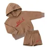 Barn designer kläder barn kläder set pojkar våren huvtröjor flickor hoodie korta byxor set barn kläder baby tracksuit spädbarn casual outfit cxd240575