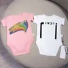 Kleidung 2pcs weiß mit rosa Sommerjungen/Mädchen Baby BodySuit süßer Tierdruck Strampler weicher Baumwoll -Overall für Neugeborene Kleidung