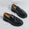 أحذية غير رسمية أسود متسكعون الرجال بو الجلود التنفس القابلة للتنفس على اللباس المصنوع يدويا
