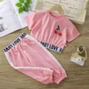 Qinn Baby Kids Tight Summer Odzież Śliczna wiśniowa koszulka z krótkim rękawem Lantern Fashion Suit High Talle Spodnie Ubrania Gorące dziewczyny Dwuczęściowe zestawy przez 1-8 lat