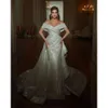 結婚式の肩のドレスヴィンテージの輝く輝く布の取り外し可能なトレインバックレスノースリーブカスタムメイドプラスサイズのセクシーなブライダルガウンベスティドスデヴィア