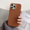 Nouveau véritable cuir en cuir iPhone 14 adapté à la coque dure de la pomme 11/12 motif en lit à demi-pack