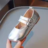 Meisjes Mary Janes smal band Gold Sliver Light Children Flat Shoes 26-36 Stijlvolle vierkante teen feest flexibele lente kinderen schoen 240506