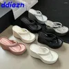 Slippers Женщины шелковые блюда, скользящие туфли для женщин 2024 Модная платформа, женские шлепанцы