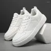 Chaussures décontractées Maedef 2024 Cuir Femme White Man Vulcanize Sneakers Breathable Sport Walking Flats Round Head Female Sneaker