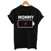 Famille Matching Tenues Kawaii Batterie imprimé papa maman maman fils Baby Family Matching Vêtements Coton Famille Look Mom et moi enfants Tshirts D240507