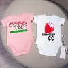 Vestiti 2 pezzi bianchi con body rosa estivo/ragazza per bambini grazioso pagliaccio stampato di padrone di cotone morbido in cotone per abiti da neonati