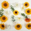 Dekorative Blumen 39pcs künstlicher Seidenblume Kopfgrüner Zweig -Kombination Set für DIY Bastelstrauß Krampfwanddekoration