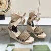 Designer Dames Wedge Fisherman Sandalen Stro-sandalen met platforms Luxe dia's Hoogwaardige Bimetal Buckle Bemle Strap Casual Fashion Sandals met doos 35-42