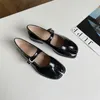 Lolita Shoes Girl Leather Belt Strap Trotter Shoes Ladies Square Split Toe Tabi Ninja Women Flats Mary Janes Buckle Band Loafers 240506