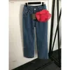 Marke Jeans Frauen Jean Designer Hosen Mode Stereoskopische Blumendekoration Logo Denims Hosen Frau Urlaub Denims Hosen März 06