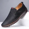 Scarpe casual uomini mocassini di moda mocassini slittamento traspirante su un designer di guida solido slip-on quotidiano quotidianamente