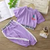 Qinn Baby Kids Tight Summer Odzież Śliczna wiśniowa koszulka z krótkim rękawem Lantern Fashion Suit High Talle Spodnie Ubrania Gorące dziewczyny Dwuczęściowe zestawy przez 1-8 lat