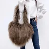 Stume a tracolla Donne Fluffy Phuffy Borsa Fuce Furx Furna A alta capacità Female Shopping inverno inverno a forma di cardiaca e borsetta