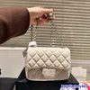 Chanei Frauen Mini Klappentasche Designer Handtasche Umhängetasche Gold Ball Verstellbarer Kettenkreuzkörper Trend Gold Silber Hardware Luxushandtasche Süßes