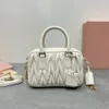 12A 완전히 새로운 거울 품질 디자이너 미니 볼링 가방 19cm Lamgskin Quilted Bag Luxury Handbags Matelasse Pattern Purse Crossbody White Shouther Strap Bag