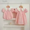 Familienübergreifende Outfits Sommer Neue passende Schwester -Outfit Kinder Baby Mädchen Kleidung Mädchen Kurzarm Kleid Stickkragen Baby Strampler Prinzessin Kleid D240507