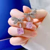 Stud Earrings 2024 Fashion Bow Pink Diamond voor vrouwen 10 Imitatie Europese en Amerikaanse lange stijl