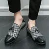 Chaussures décontractées en cuir breveté Men Formal Coiffeur Coiffe italien Tassel Party Party Mariage Club Robe grande taille