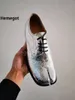 Chaussures décontractées en cuir en argent de luxe Slip on Lace-up Men Locs de berge