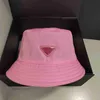Chapeaux de seau de créateur de marque Inversés Triangle inversé