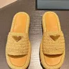 Pantofole designer a forma piatta a forma piatta sandali papà sandali rafia reedition beach womule muli raffie spesso basso estate intrecciata edizione originale