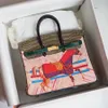 12A Mirror Quality Luxury Classic Designer Bag Ladies'handbag All Handmade äkta läderväska Patchwork Crocodile 25cm axel Satchel Bag Featured Scrawn Bags