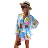 Contulaires de parcours féminins 2 PCS / SET FEMMES TOP Shorts Suit Colorful Print Long Lantern Sleeve Lace-Up Deep V Caly Cardigan BEACHWEAR Resort Copture