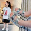 Sandali ragazze sandali sportivi in ​​stile coreano per bambini di mezza età e piccoli 2024 Summer Nuovi scarpe per bambini bambine Sequestra di sequestri H240507