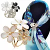 Broches bluelanos clipe magnético Clipe elegante Faux Pearl Ring Ring Silk Buckle Jewelry