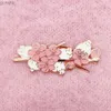 Broches épingles belles fleurs roses et lapin broch en émail dur kawaii badge badge utilisé pour les accessoires et cadeaux de bijoux pour femmes wx