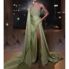 Green Prom Prom V Cou Satin Satin One épaule Appliques de paillettes Robes avec Cape Side Slit Longueur du sol Robe de soirée plus taille Made 0431