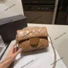 Luxury Bag Store Bola feminina 90% Fábrica de vendas a quente Cadeia de design de moda de moda ombro único bolsa de crossbod