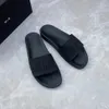 Designer Sandals Women Interlocking G Slides Slifori di gomma Signore Spect per gelatine piatti per la spiaggia arancione Muli autunnali esterni scarpe da piscina di lusso impermeabili 35-41