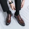 Nieuwe heren origineel design mode oxford voor zakelijke jurk veter puntig kantoor lederen elegante mannelijke schoenen