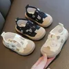 Kinderschoenen voor meisje lente baby cartoon beren canvas schoenen casual zachte bodem niet-slip jongens peuter zomer sneakers 1-4y 240506