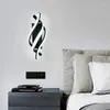 벽 램프 현대 LED 램프 라인 침실 침대 옆 벽 계단 연구 복도 거실 조명기구를위한 검은 흰색 조명