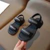 Сандалии модные дизайнерские сандалии 2024 летние детские пляжные обувь