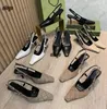 ارتداء أحذية Slingback عالي الكعب الدانتيل لأحذية ضحلة قطع الصنادل شبكات منتصف الكعب مع بلورات طباعة الأحذية المطبوعة من الجلد المطاط في الكاحل نحل النعال 36-42