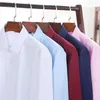 Herren -Hemd -Shirts Soziale hochwertige neue Bambusfaser -Männer Langschlafen Shirt Business Casual Wear atmable Mode Einfach zu sorgen 5xl großer Größe D240507