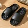 Slipper Nytt kortfattat sommarpar Mule Non-halp Soft Sole Sole Sole Lithe Comfort Sandals Women Mänskor Skor Dam Slippers Home Flip Flops