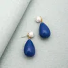 Boucles d'oreilles en peluche vintage en forme de larme bleue premium pour les femmes