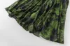 Robe lambrisée à imprimé floral vert d'été