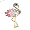 Pins Broschen modische klassische eingelegte Strassflamingo Brosche luxuriöses Design für Frauen Unisex Metal Animal Brosche Schmuck Geschenk WX