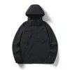 Jackets para hombres 2024 Capas de manga larga al aire libre Autor a prueba de viento de color con capucha a prueba de agua pareja de cremallera