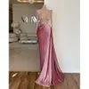 Meerjungfrau Elegante rosa Perlen Staub Hochkragen Prom Kleid Perlen Lange Kleider für besondere OCNs Langarmes Abendkleider Es