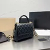 Tote épaule femmes concepteurs chaînes sacs sacs sacs pour les sacs à main portables de luxe messager de la mode de vache dorée caviar en or