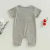 Rompères Baby Clothing Baby Garçons filles à manches courtes Stripe Crew Neck Buttons Jumps Contanes Summer Casual Clothes H240507