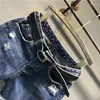 Frauen Jeans Europäische Kausal-Denim-Shorts für Frauen 2024 Spring Streetwear Student Mid-T-T-T-T-T-T-T-Taziist Raked Evertile Slim Jean Hosen gerissen