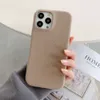 Nouveau véritable cuir en cuir iPhone 14 adapté à la coque dure de la pomme 11/12 motif en lit à demi-pack